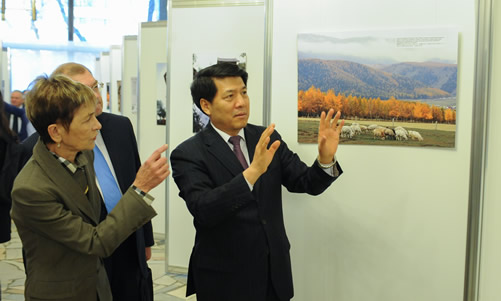 20131028莫斯科国立语言大学孔子学院举办“游览美丽中国,品味汉语文化”大型摄影图片展图2