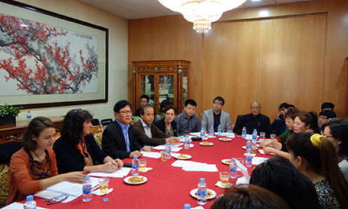 20150115西班牙巴塞罗那孔子学院参与羊年春节盛装游行筹备会议图1