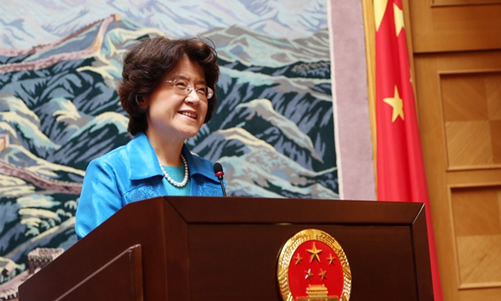 6月10日中国驻捷克大使馆为“百名捷克学生汉语桥夏令营”举行欢送会图1