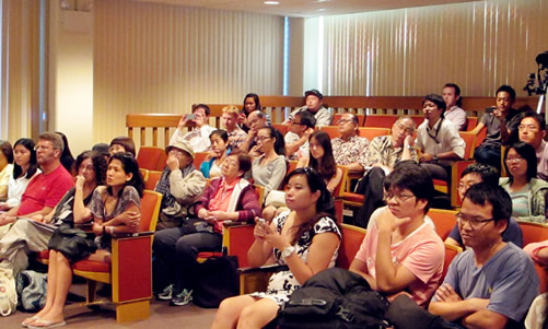 20131018威夷大学孔子学院举办陆川电影交流会图2