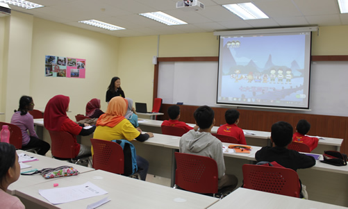 20140603-05马来亚大学孔子汉语学院举办马来亚大学教职工子弟汉语语言营图1