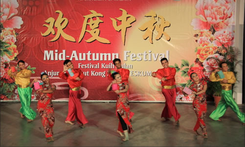 20121001马来亚大学孔子汉语学院举办中秋欢庆晚会图1