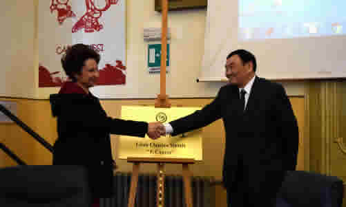 20160303意大利罗马大学孔子学院下设卡佩切国立高中孔子课堂举行揭牌仪式图1
