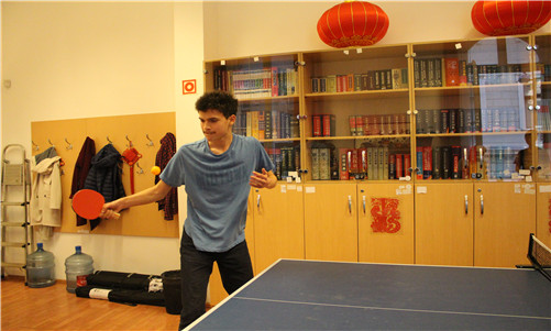 20170325匈牙利罗兰大学孔子学院师生乒乓球友谊赛一名
