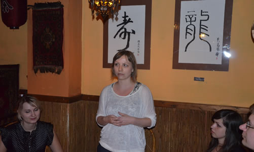 20120502-09捷克帕拉茨基大学孔子学院举办“中国绘画和汉字书法展”图1