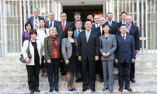 20130123索非亚举行2012年国家汉办教育官员教材培训团保加利亚代表团培训成果汇报会图4