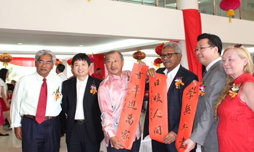 20150211马来西亚马来亚大学孔子学院和Matrix国际学校共庆新春图1