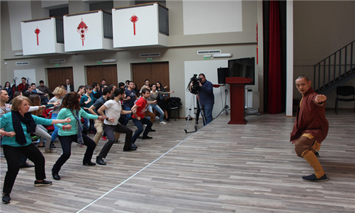 图三:大师教授少林拳_副本