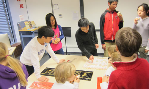 20130201慕尼黑孔子学院与巴伐利亚国际学校联合举办喜迎蛇年春节联欢会图3