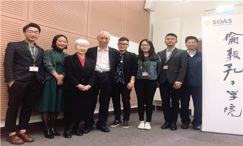 两位教授与孔院老师合影_副本