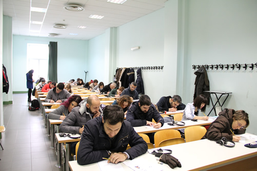 图1意大利罗马大学孔子学院举办2015年度第一次汉语水平考试