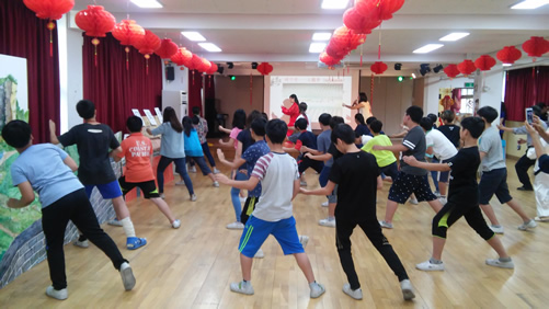 20160617韩国外国语大学孔子学院赴首尔汉南小学开展中国文化体验活动图3