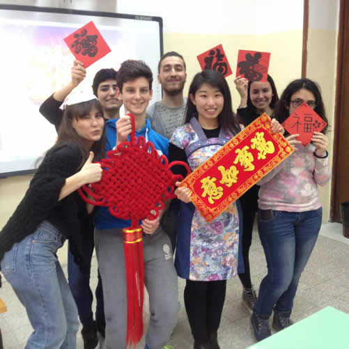 20160211意大利罗马大学孔子学院教学点卡利亚里举办“中国红•迎新春”活动活动图1