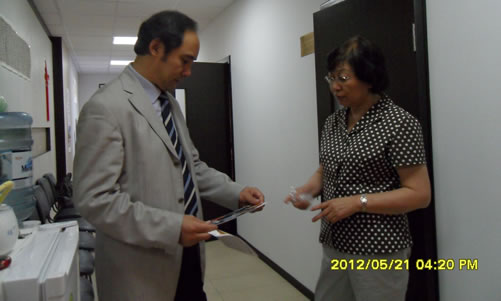 20120521国家汉办副主任静炜到莫斯科国立语言大学孔子学院视察工作图2