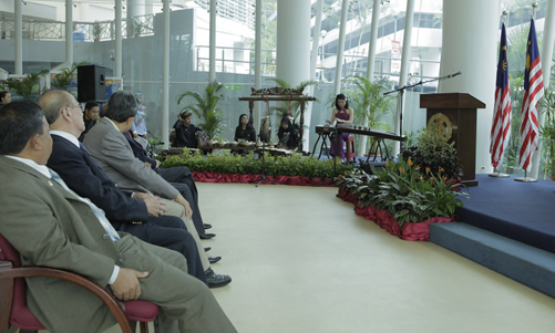 20140421马来亚大学孔子汉语学院举办庆祝中马建交40周年大型图片展开幕式图2
