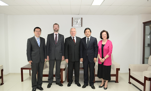 20140909德国国家科学院院士拉碧士访问我校图1
