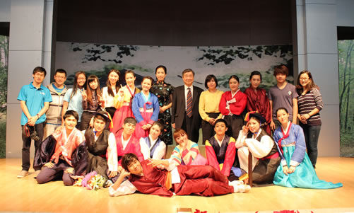 20120908-16韩国外国语大学孔子学院中文话剧《春香新传》首尔北京成功巡演图3