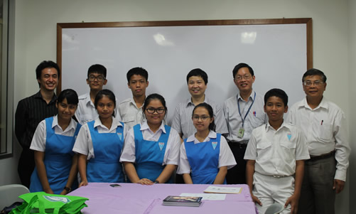 20140304马来亚大学孔子汉语学院与马来西亚吉隆坡循人中学开展合作图1