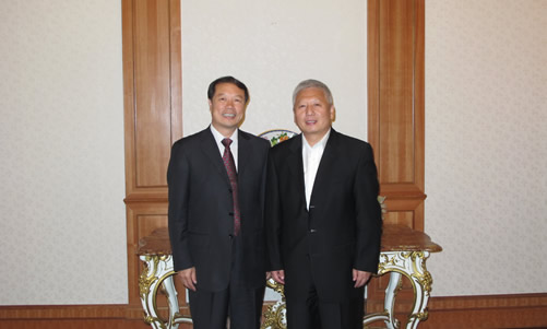 我校代表团在“三巡”演出期间拜会中国驻匈牙利、波兰大使并进行校际交流会谈图1
